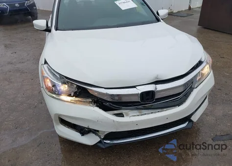 2017 Honda Accord Sport z USA, uszkodzony, nr VIN 1HGCR2F52HA292257